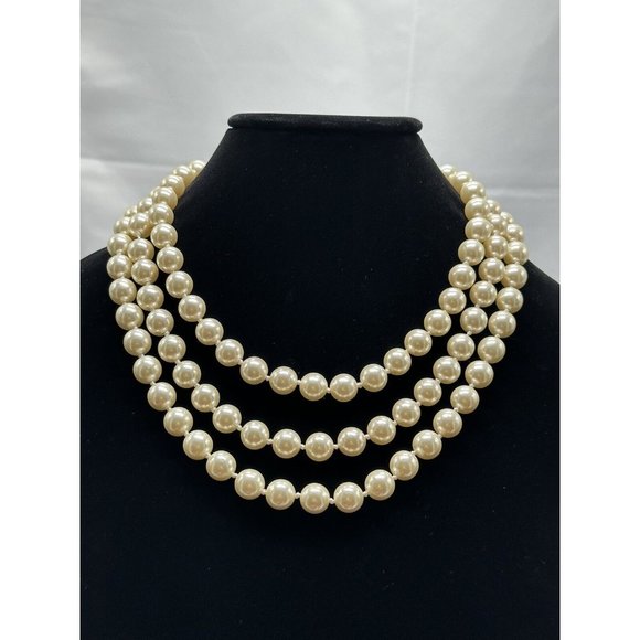 3 strand Faux pearl necklace graduated With Gold Tone Closure - Picture 1 of 3